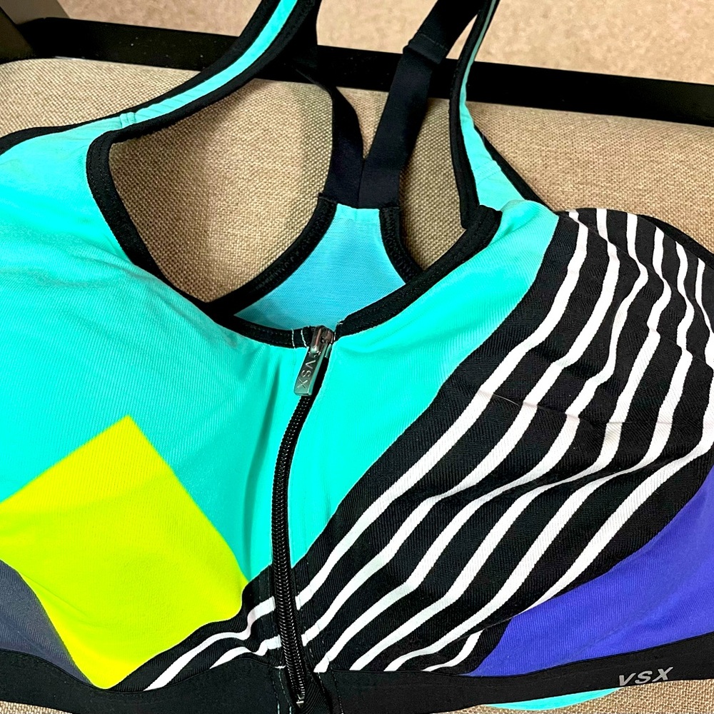 KNOCKOUT by Victoria’s Secret 34DD